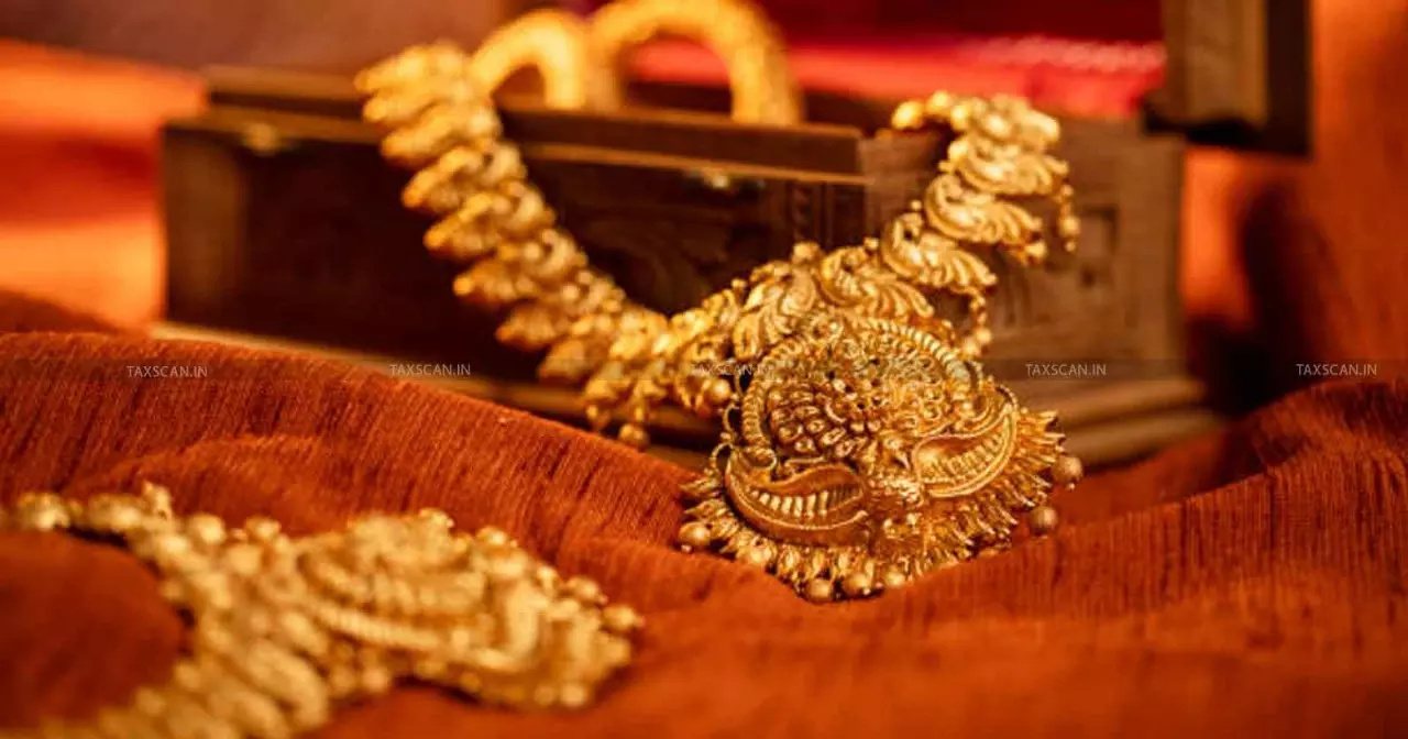 Customs Cannot Detain Personal Jewellery just because it is 24K Gold: Delhi HC orders Return of ₹6L Worth Gold Bangles to Umrah Returnee [Read Order]