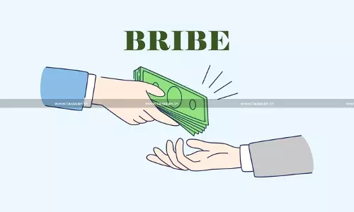 CBI Nabs Assistant Director (IRS) of Income Tax Dept and Other Two Red Handed while Accepting ₹2 Lakh Bribe CBI Nabs Assistant Director (IRS) of Income Tax Dept and Other Two Red Handed while Accepting ₹2 Lakh Bribe