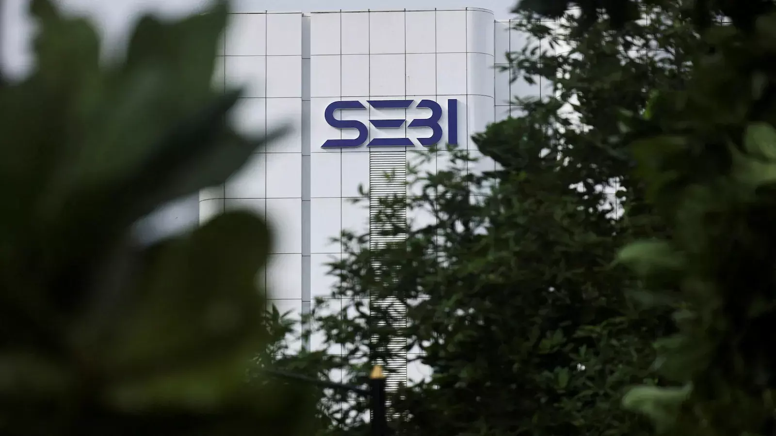 SEBI Notifies, New Merchant Banker Regulations - taxscan