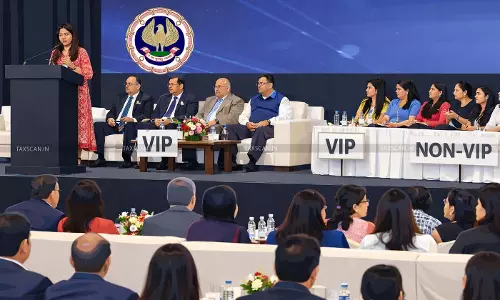 Chartered Accountant raises VIP vs Non-VIP discrimination issue at ICAI WOFA 2.0 event - Taxscan Chartered Accountant raises VIP vs Non-VIP discrimination issue at ICAI WOFA 2.0 event - Taxscan